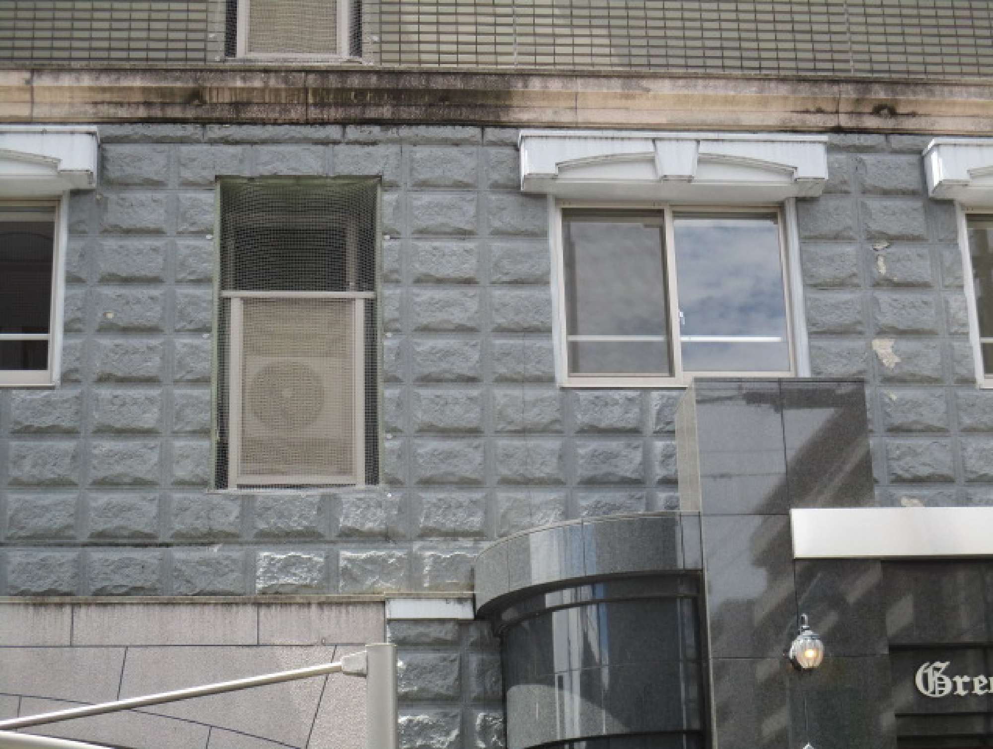 グリーンシャトーＨＴ 大規模修繕工事の工事前　完了後