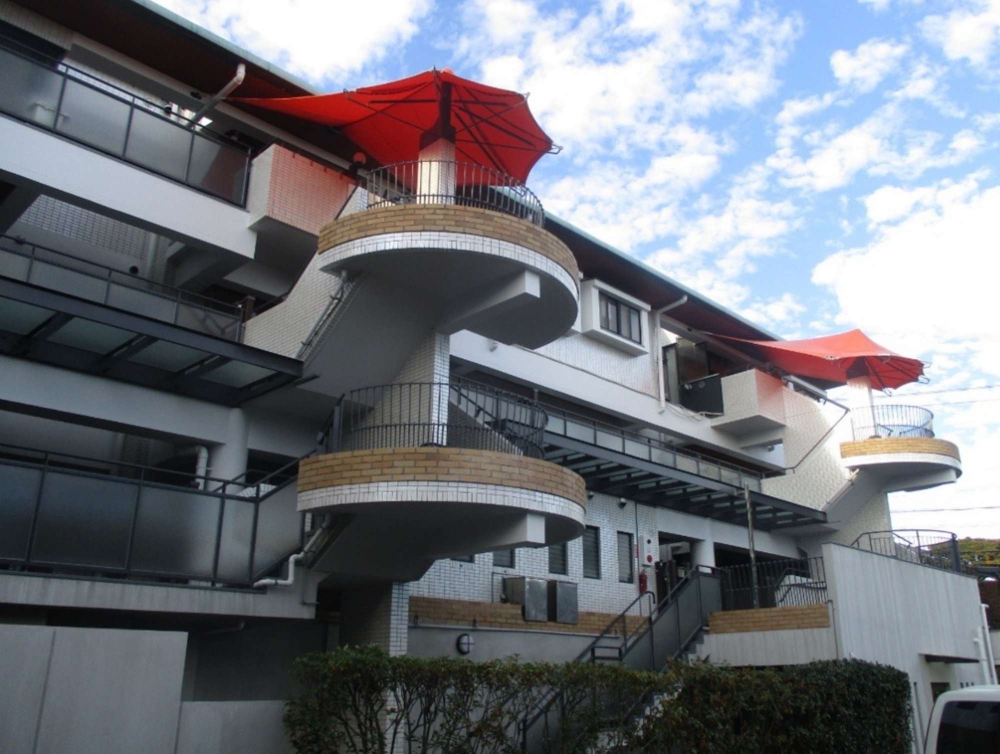 グラデュー清水ヶ岡マンション 大規模修繕工事の工事中