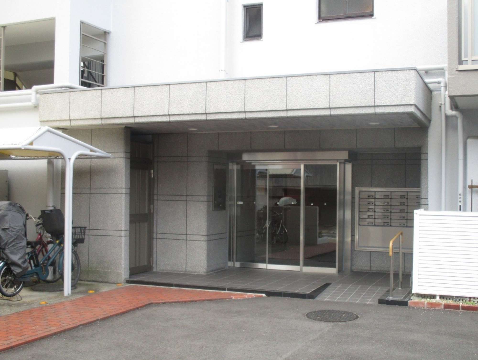 城山パークマンション 大規模修繕工事　エントランス 工事後