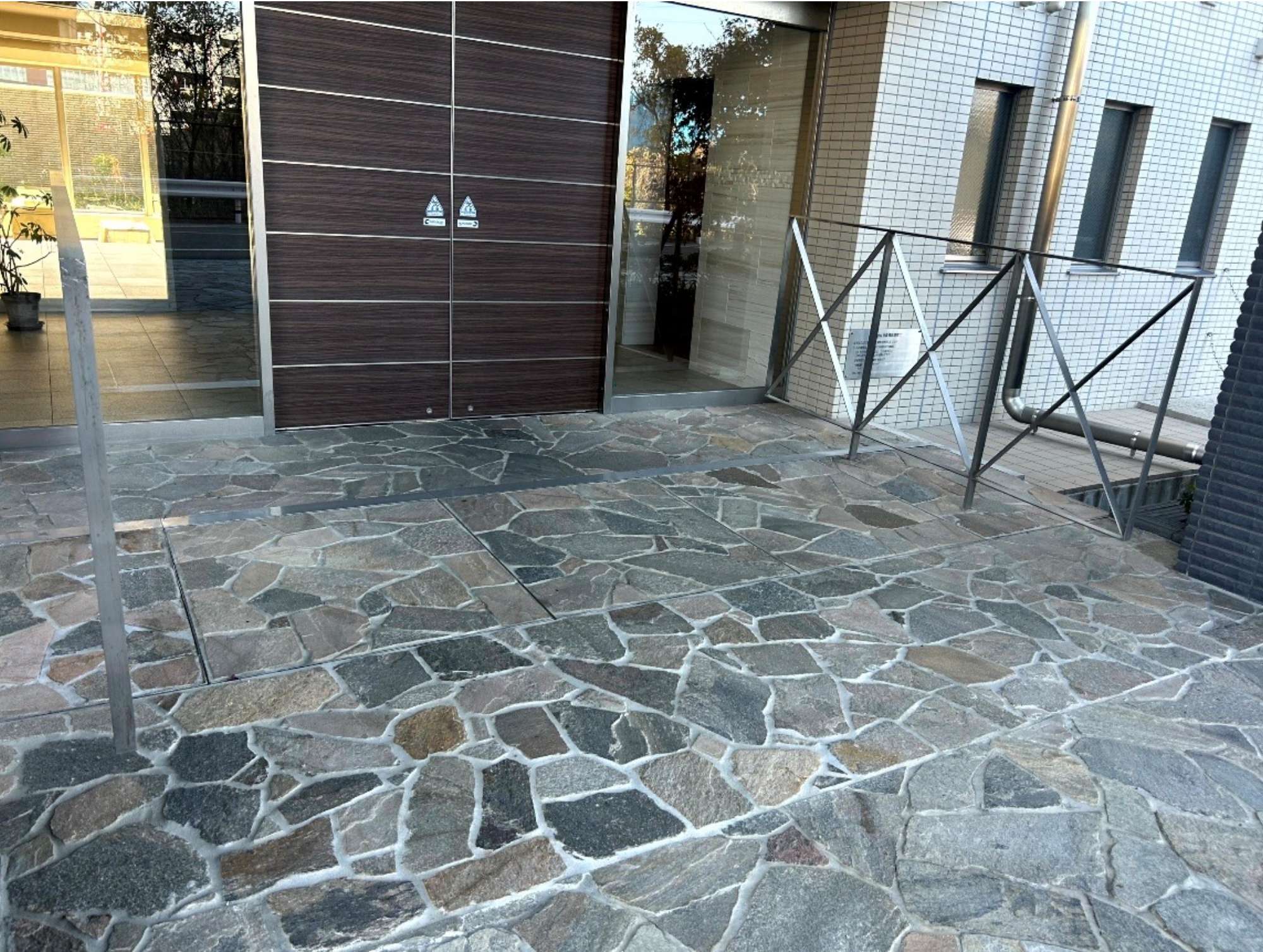 ゼスタ浄水公園 玄関扉